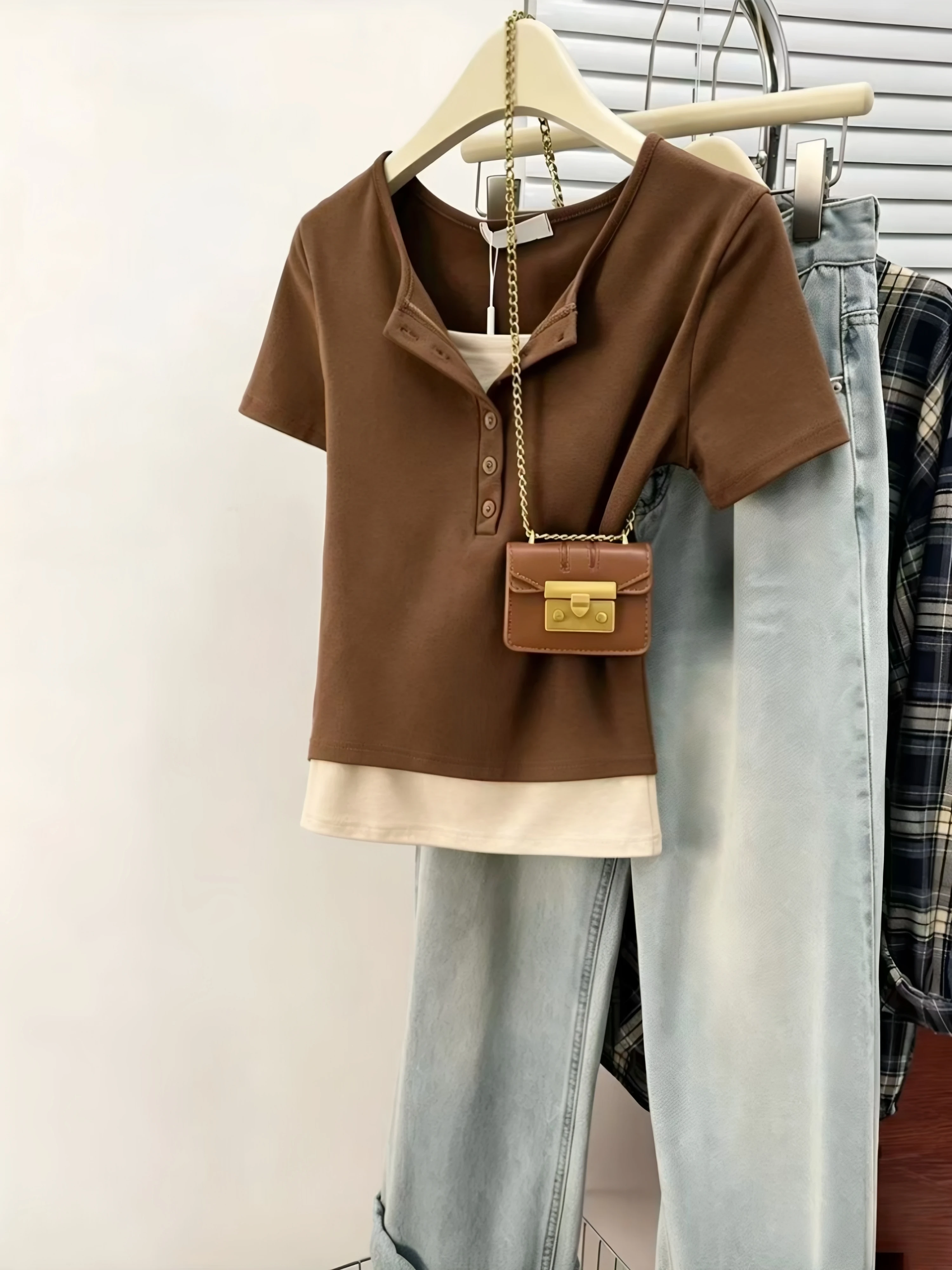95 Cotton Short Sleeve T-Shirt Henry Collar Women's Summer New Style Big Size Versatile Shoulder Level Top Casual Wear
95 Cotton Short Sleeve T-Shirt Henry Collar Women's Summer New Style Big Size Versatile Shoulder Level Top Casual Wear