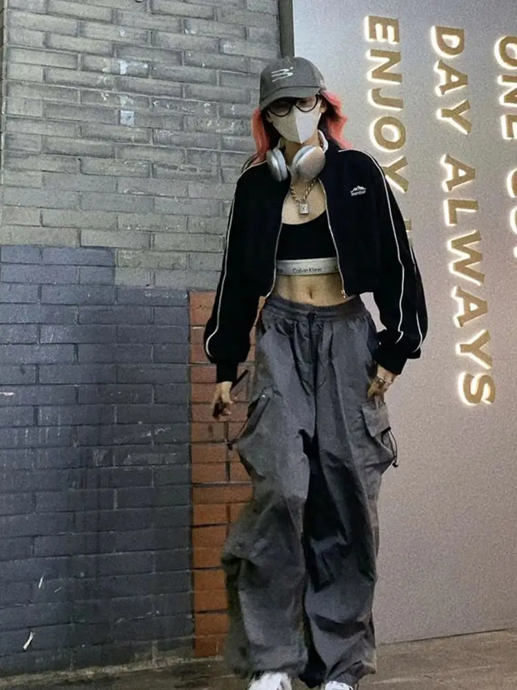 Летние тонкие американские функциональные брюки-карго в стиле High Street с широкими штанинами, повседневные, для активного отдыха, в стиле рабочей одежды
Летние тонкие американские функциональные брюки-карго в стиле High Street с широкими штанинами, повседневные, для активного отдыха, в стиле рабочей одежды