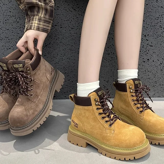 Women's Thick Bottom Boots Autumn Fashionable Short Boots Leather High Top Boots Versatile Slimming Boots for Women
Women's Thick Bottom Boots Autumn Fashionable Short Boots Leather High Top Boots Versatile Slimming Boots for Women