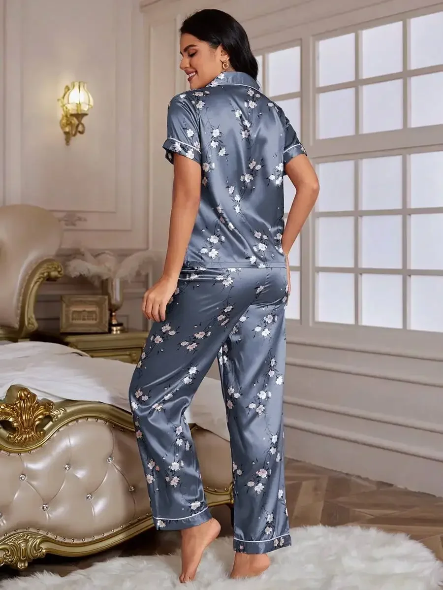Floral Print Faux Silk Pajama Set Short Sleeve Top And Pants
Floral Print Faux Silk Pajama Set Short Sleeve Top And Pants