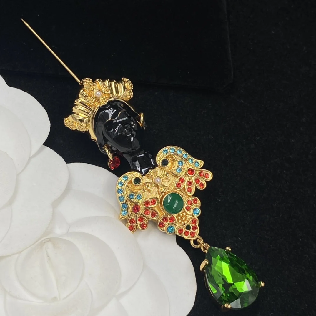 New European and American Fashion Vintage Glass Inlaid Portrait Style Brooch Women's Jewelry
New European and American Fashion Vintage Glass Inlaid Portrait Style Brooch Women's Jewelry