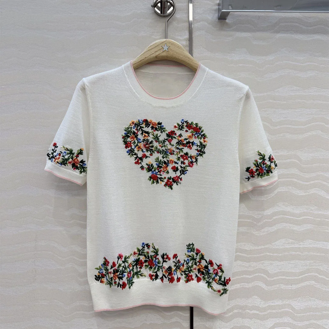 2026 New Summer Sweet Knitted T-shirt Women Jacquard Embroidery Love Flower Pattern Knitwear O-neck Short Sleeve Casual T-shirt
2026 New Summer Sweet Knitted T-shirt Women Jacquard Embroidery Love Flower Pattern Knitwear O-neck Short Sleeve Casual T-shirt