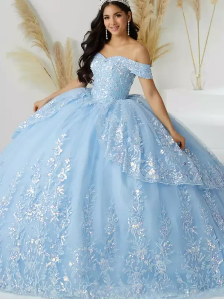 Luxury Sweetheart Sky Blue Quinceanera Dress With Backless 2023 Party Gown Princess Lace Appliques Off The Shoulder For 16 Years
Luxury Sweetheart Sky Blue Quinceanera Dress With Backless 2023 Party Gown Princess Lace Appliques Off The Shoulder For 16 Years