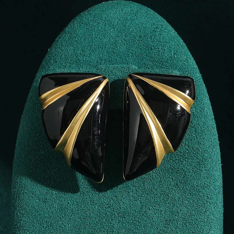 Vintage Black Yellow Oil Dripping Shell Earrings For Woman Antique Art Deco Jewelry Gold Color Luxury Designer Brand Gift Party
Vintage Black Yellow Oil Dripping Shell Earrings For Woman Antique Art Deco Jewelry Gold Color Luxury Designer Brand Gift Party