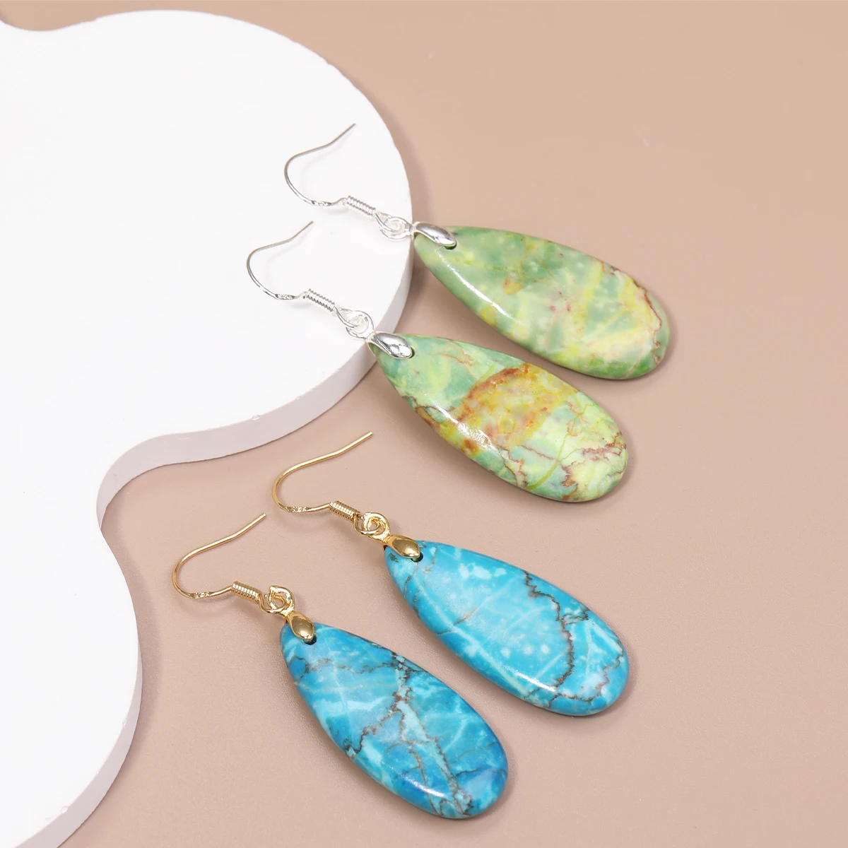 Imperial Turquoise Earrings Luxury Vintage Colored Gemstone Women's Earrings Suitable for Daily Wear Parties Anniversary Gifts
Imperial Turquoise Earrings Luxury Vintage Colored Gemstone Women's Earrings Suitable for Daily Wear Parties Anniversary Gifts