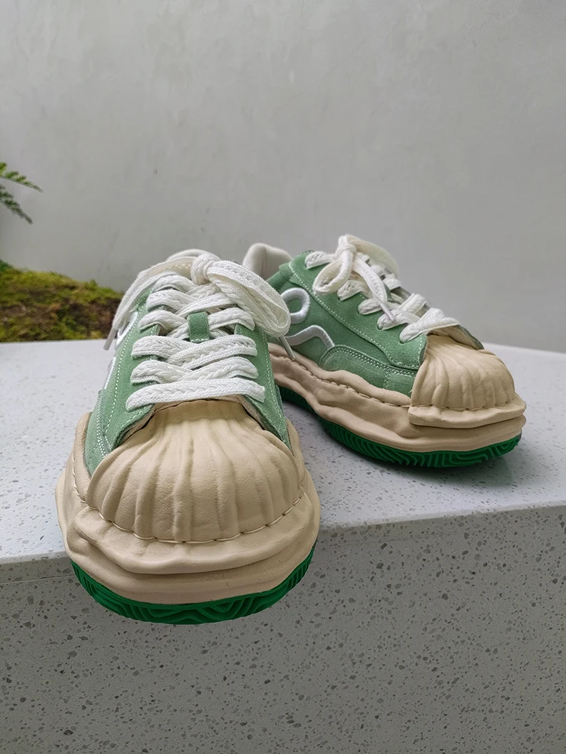 Men's And Women's een Genuine Leather Soluble oes Sport oes Thi Bot Breathable Vintage ell Head Casual Sneakers
Men's And Women's een Genuine Leather Soluble oes Sport oes Thi Bot Breathable Vintage ell Head Casual Sneakers