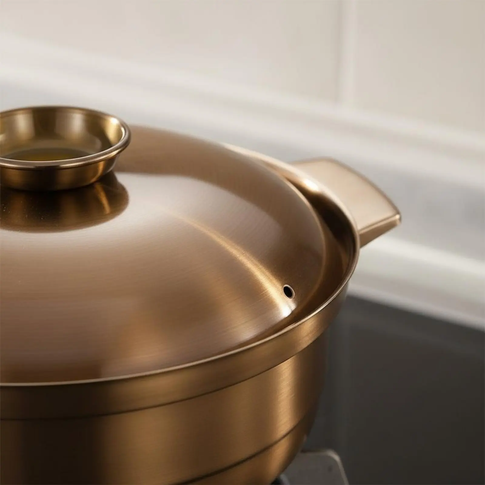 Induction Hot Pot Gas Cooktop Safe Bronze Stew Pot Stockpot with Lid Even Heating Corrosion Resistant for Restaurants
Induction Hot Pot Gas Cooktop Safe Bronze Stew Pot Stockpot with Lid Even Heating Corrosion Resistant for Restaurants