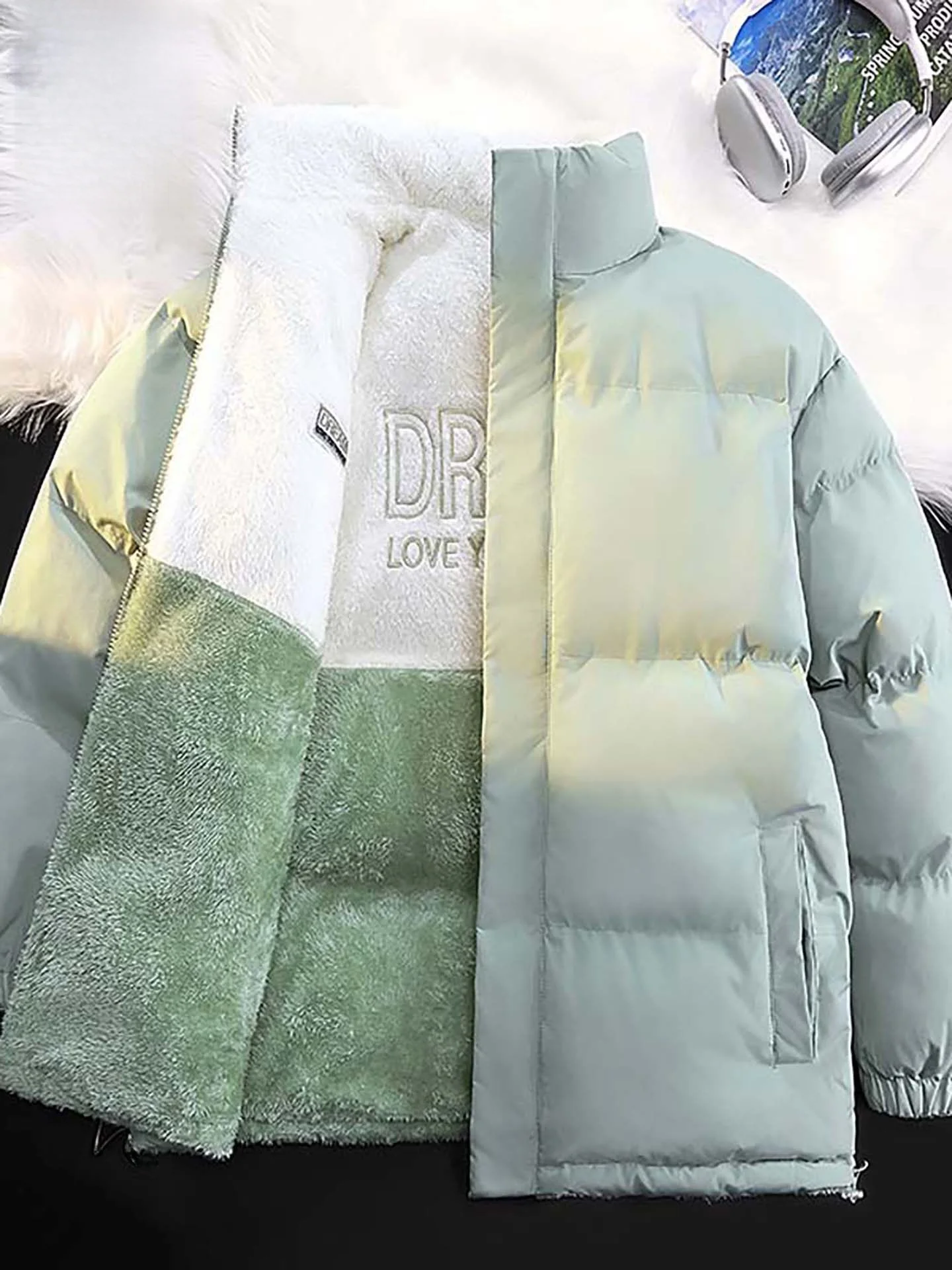 TUCANO Double-Sided Wearable Thiened Stand Collar down Cotton Jaet for Men And Women Faionable Warm Outerwear for Winter
TUCANO Double-Sided Wearable Thiened Stand Collar down Cotton Jaet for Men And Women Faionable Warm Outerwear for Winter