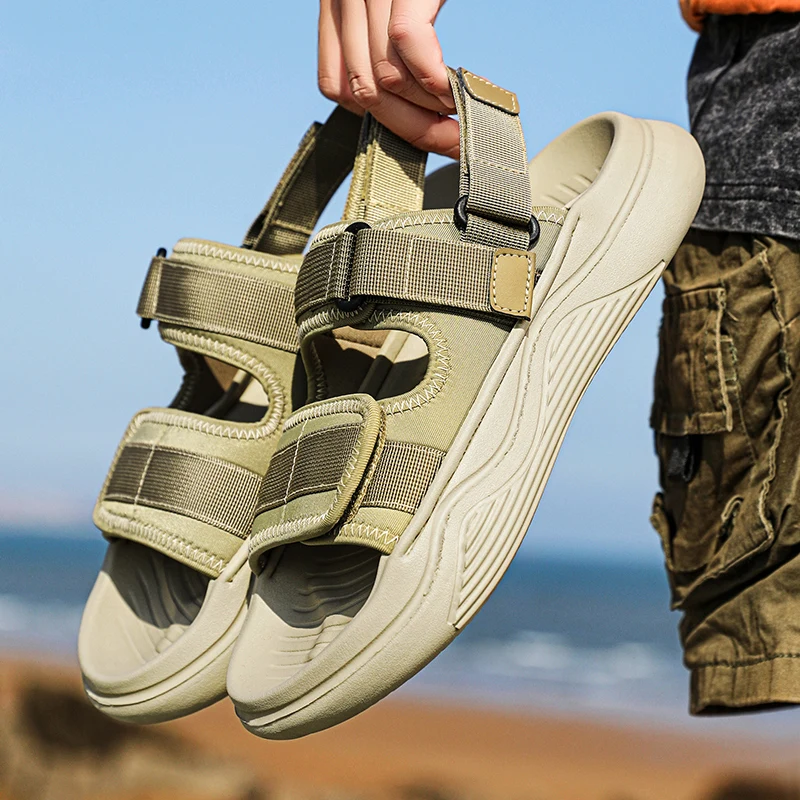 Классические винтажные стильные кроссовки, новая летняя повседневная обувь для мужчин, сандалии на плоской подошве, мужские износостойкие тапочки, модная обувь
Классические винтажные стильные кроссовки, новая летняя повседневная обувь для мужчин, сандалии на плоской подошве, мужские износостойкие тапочки, модная обувь