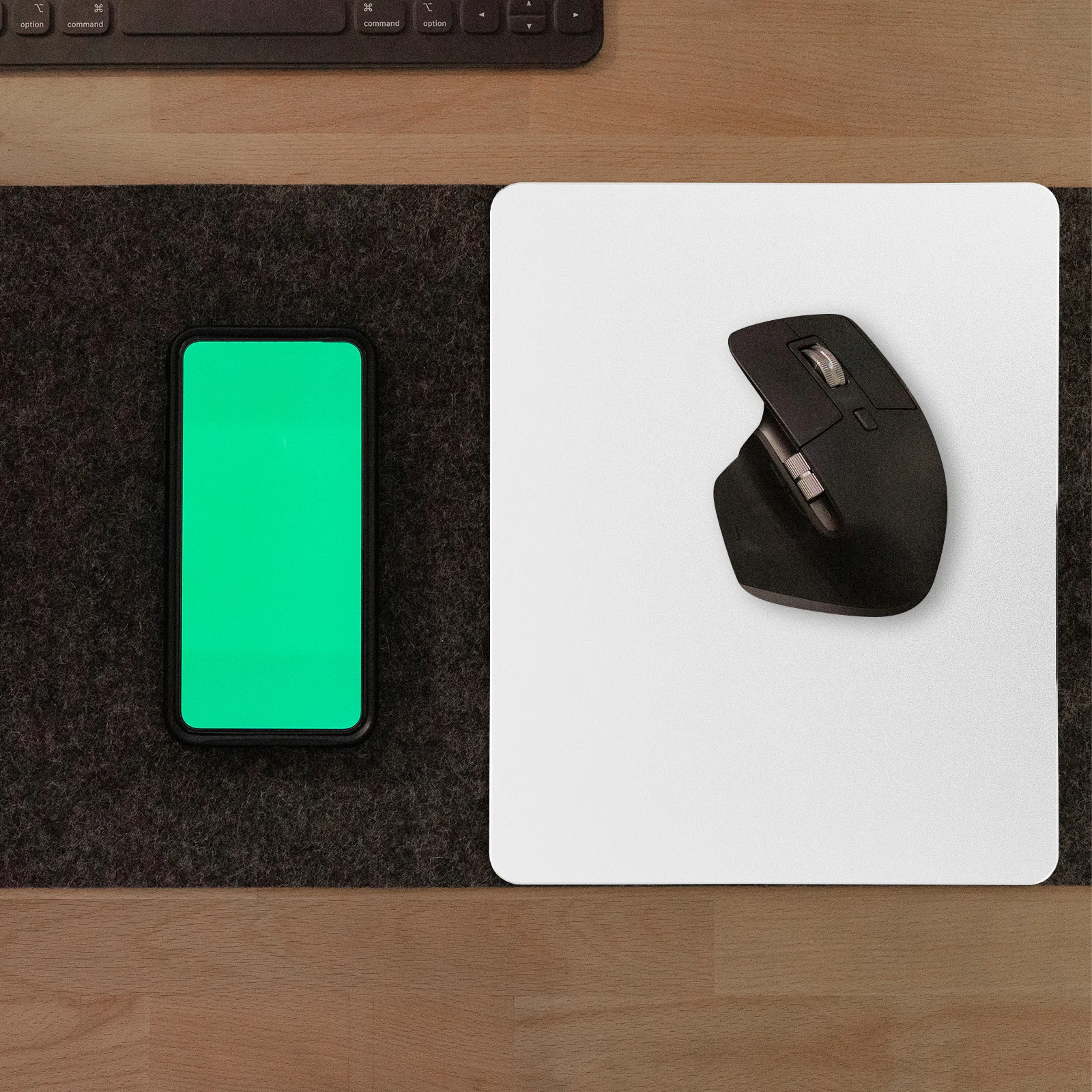 Premium Square Aluminum Mouse Pad Double-Sided Metal Surface for Office and Gaming Desktop Comfortable Non-Slip Base
Premium Square Aluminum Mouse Pad Double-Sided Metal Surface for Office and Gaming Desktop Comfortable Non-Slip Base