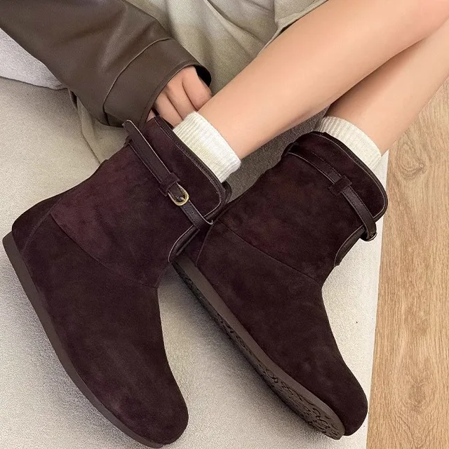 High-Top Women's Fleece-Lined Leather Snow Boots Short Booties Visual Heightening Effect Winter Fashion Flat Heel Rubber Sole
High-Top Women's Fleece-Lined Leather Snow Boots Short Booties Visual Heightening Effect Winter Fashion Flat Heel Rubber Sole