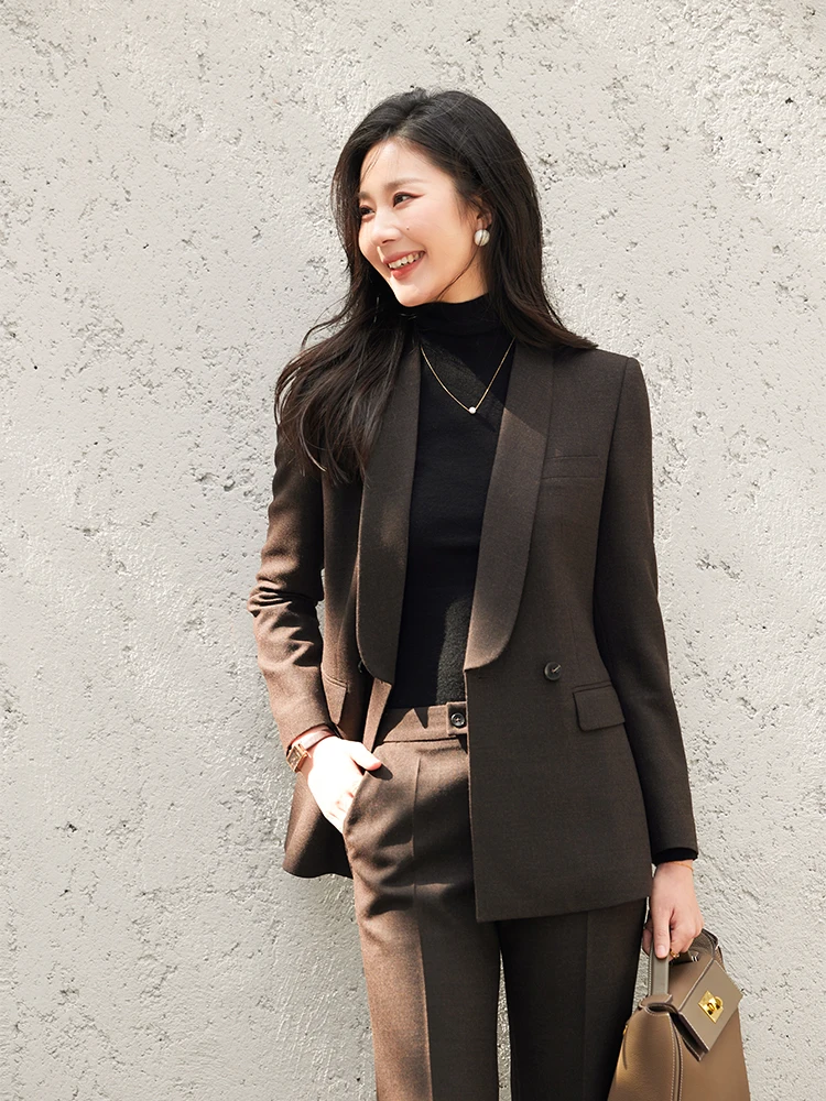 Новый женский шерстяной костюм Diisia 2025: модный приталенный пиджак с карманами и длинными рукавами, темно-коричневый
Новый женский шерстяной костюм Diisia 2025: модный приталенный пиджак с карманами и длинными рукавами, темно-коричневый