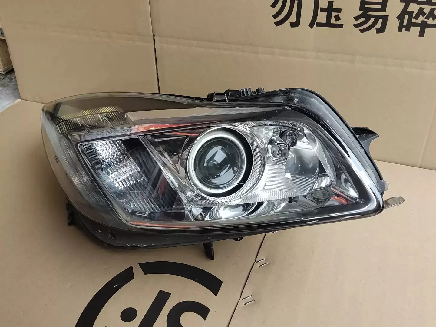 Светодиодный налобный фонарь для Buick Regal /gs Opel Insignia DRL дневные ходовые огни сигнал поворота объектив проектора Angel Eye
Светодиодный налобный фонарь для Buick Regal /gs Opel Insignia DRL дневные ходовые огни сигнал поворота объектив проектора Angel Eye