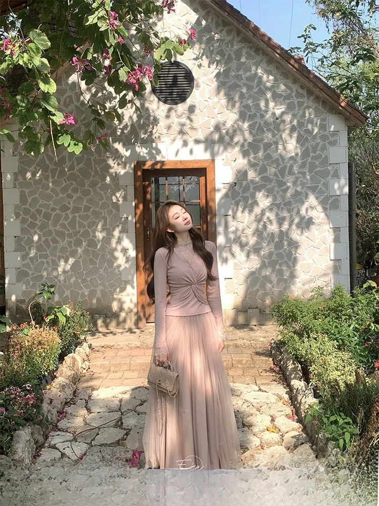 Ele Korean Sle Lace Patchwork Long Sve Women's Suit High Waist Skirt And Top Two-Piece Knitted Winter Faion Set
Ele Korean Sle Lace Patchwork Long Sve Women's Suit High Waist Skirt And Top Two-Piece Knitted Winter Faion Set