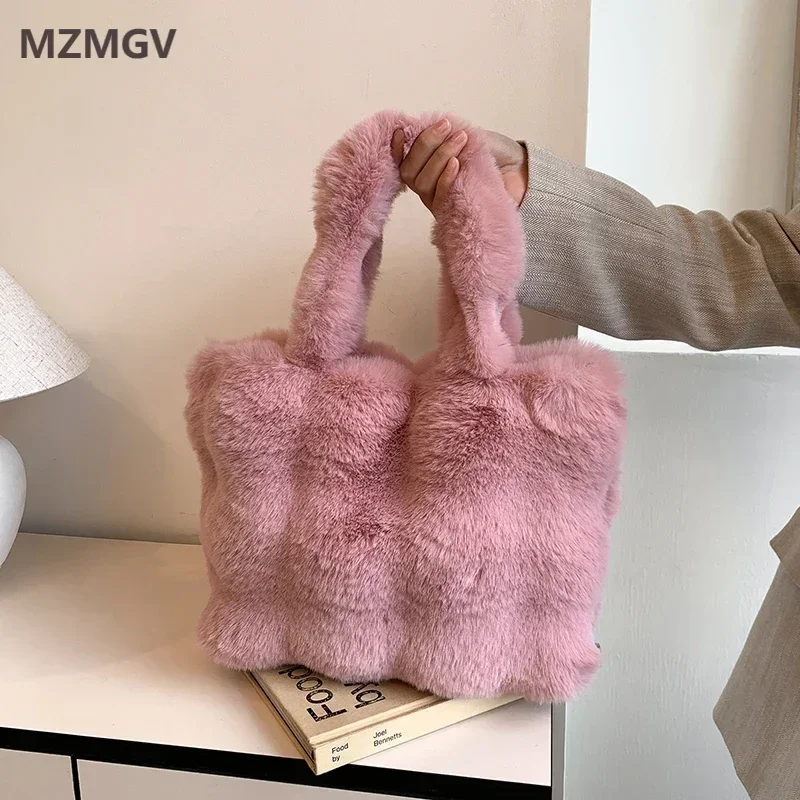 Winter New Solid Color Light Weight Faux Fur Handbag Large Capacity Women's Tote Bag Soft Fluffy Plush Shopping Bag Female2025
Winter New Solid Color Light Weight Faux Fur Handbag Large Capacity Women's Tote Bag Soft Fluffy Plush Shopping Bag Female2025