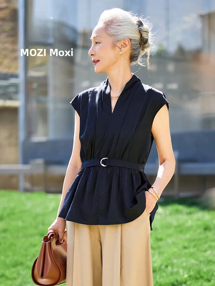Elegant Short Sleeve T-Shirt for Middle-Aged Women Summer Fashionable Casual Loose Fit V-Neck Regular Length Thin Fabric
Elegant Short Sleeve T-Shirt for Middle-Aged Women Summer Fashionable Casual Loose Fit V-Neck Regular Length Thin Fabric