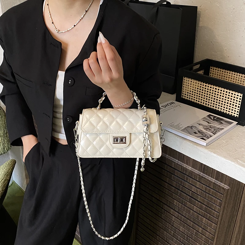 Уникальная повседневная сумка через плечо для повседневного использования в винтажном стиле, большая вместимость и удобная одежда.
Уникальная повседневная сумка через плечо для повседневного использования в винтажном стиле, большая вместимость и удобная одежда.