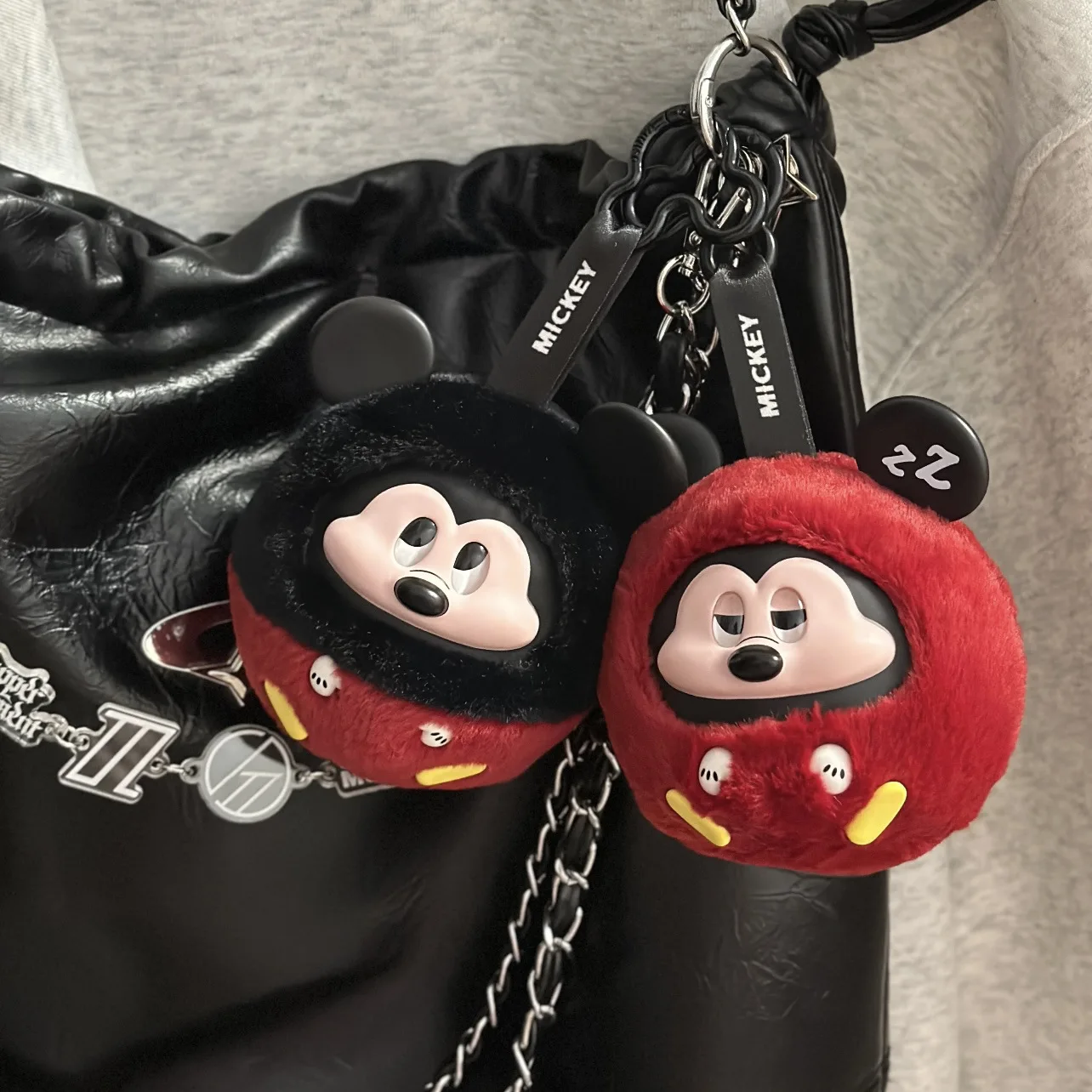 MINISO Disney Mickey Fun Crash Series Blind Box Pendant Cartoon Mickey Vinyl Doll Cute Bag Pendant Mystery Box Toy Girl'S Gift
MINISO Disney Mickey Fun Crash Series Blind Box Pendant Cartoon Mickey Vinyl Doll Cute Bag Pendant Mystery Box Toy Girl'S Gift