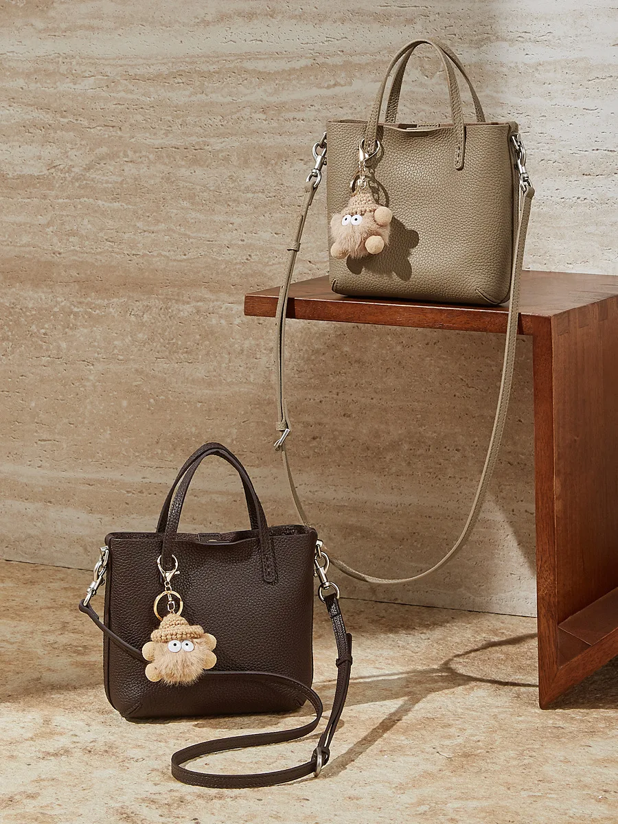 Genuine Leather High-End Large-Capacity Bucket Bag for Women 2026 Spring and Summer New Korean Style Simple Shoulder Bag Retro Crossbody Bag
Genuine Leather High-End Large-Capacity Bucket Bag for Women 2026 Spring and Summer New Korean Style Simple Shoulder Bag Retro Crossbody Bag