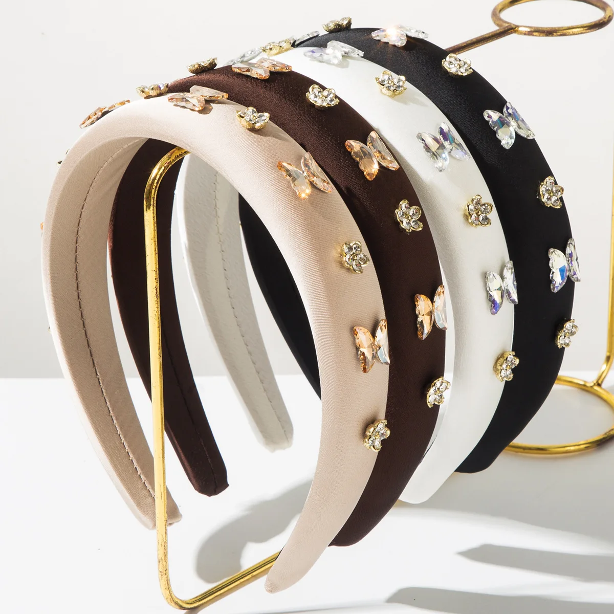 Korean Fashion Beautiful Baroque Inlaid Diamond Flower Butterfly Wide Headband for Women High-end Hair Accessory
Korean Fashion Beautiful Baroque Inlaid Diamond Flower Butterfly Wide Headband for Women High-end Hair Accessory