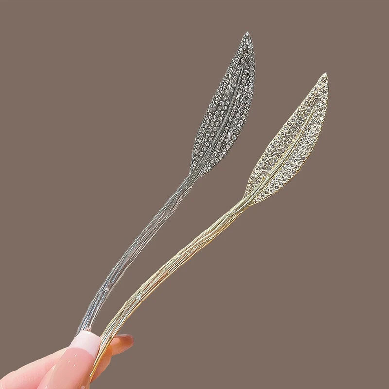 Набор из 5 штук: заколки-шпильки для волос 17 см с стразами в форме листьев, из сплава, для женских причесок-пучков, аксессуары для волос DIY
Набор из 5 штук: заколки-шпильки для волос 17 см с стразами в форме листьев, из сплава, для женских причесок-пучков, аксессуары для волос DIY