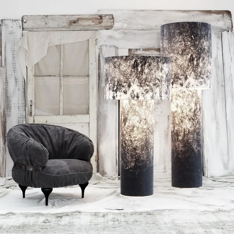 Italian tubular floor lamp, modern simple living room sofa edge high-end lamp
Italian tubular floor lamp, modern simple living room sofa edge high-end lamp