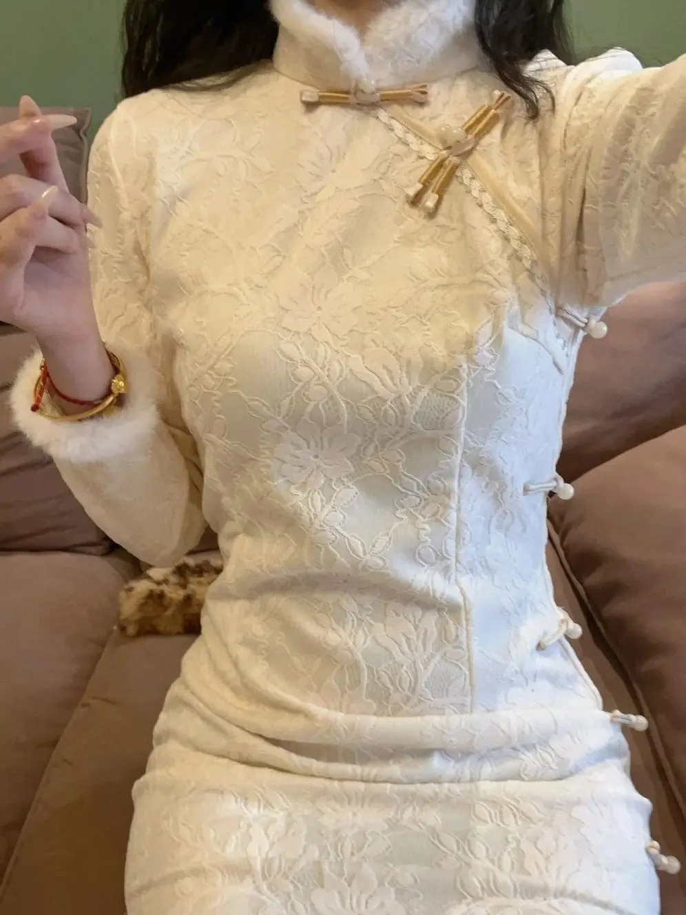 Толстый Cheongsam с длинными рукавами, повседневное кружевное китайское традиционное женское платье Ципао, осенне-зимнее винтажное длинное платье с вышивкой
Толстый Cheongsam с длинными рукавами, повседневное кружевное китайское традиционное женское платье Ципао, осенне-зимнее винтажное длинное платье с вышивкой