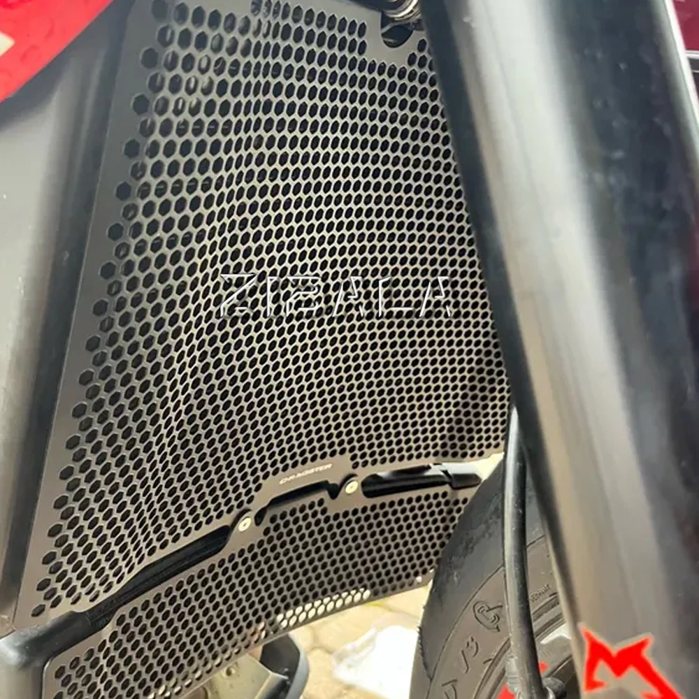 For KAWASAKI ZX10R ZX 10R ZX10 R 2008 2009 2010 2020 Motorcycle Coolant Recovery Tank Shielding Cover Radiator Protective Guard
For KAWASAKI ZX10R ZX 10R ZX10 R 2008 2009 2010 2020 Motorcycle Coolant Recovery Tank Shielding Cover Radiator Protective Guard