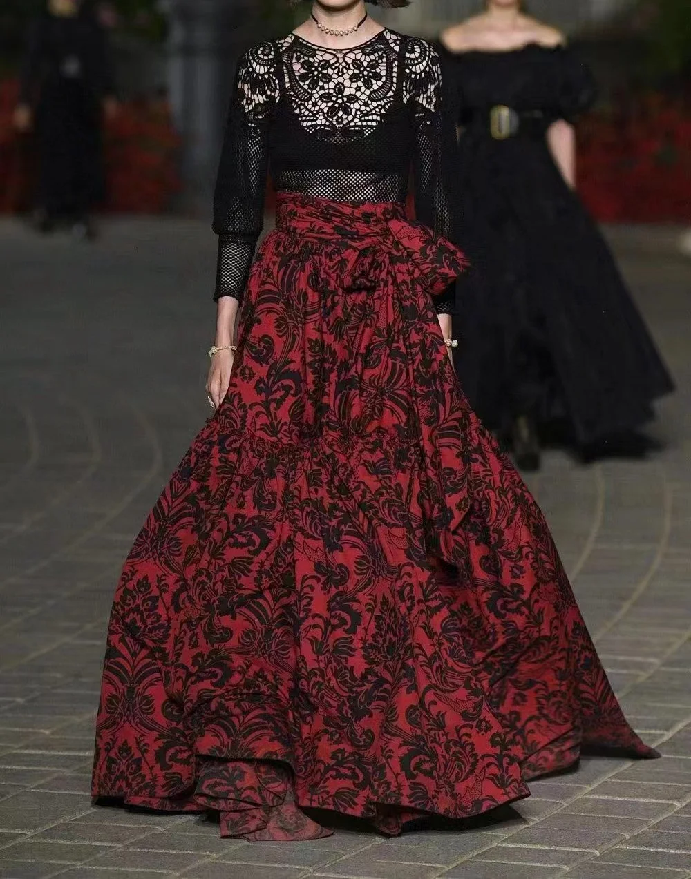 2024 New high-end custom printed pattern half skirt, made of pure cotton material, soft and delicate, with a high waist design,
2024 New high-end custom printed pattern half skirt, made of pure cotton material, soft and delicate, with a high waist design,