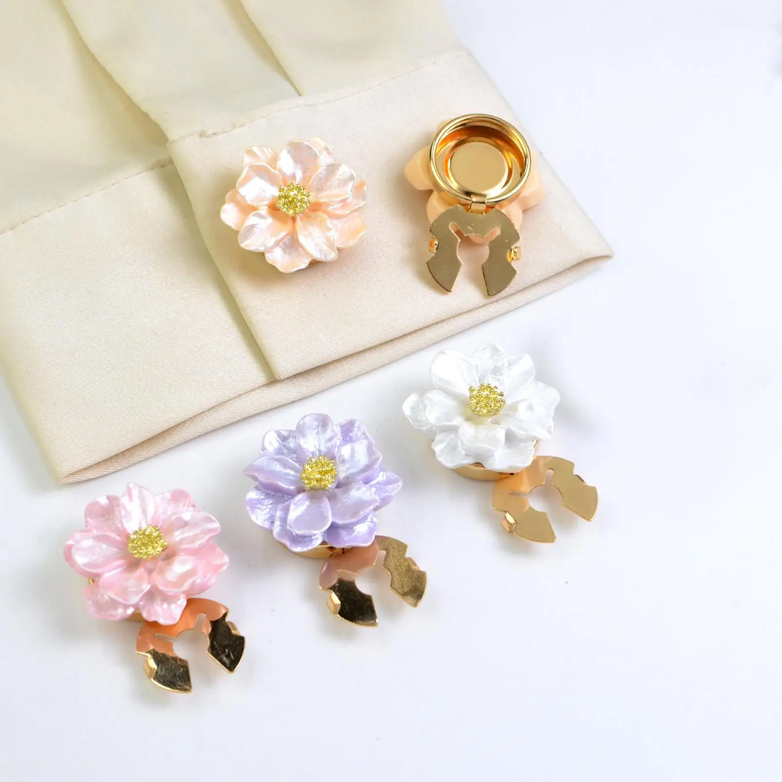 1 шт., чехлы на пуговицы Gardenia, съемные декоративные пуговицы и пуговицы для шитья для блузок «сделай сам», одежды
1 шт., чехлы на пуговицы Gardenia, съемные декоративные пуговицы и пуговицы для шитья для блузок «сделай сам», одежды