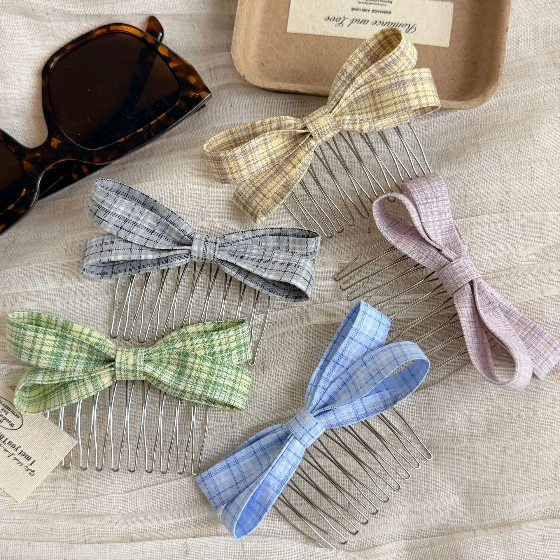 Simple Bow Hairpin For Women Classic Checkered Pattern Bowknot Hair Comb Elegant Headwear Girls Daily Hair Decor Accessories
Simple Bow Hairpin For Women Classic Checkered Pattern Bowknot Hair Comb Elegant Headwear Girls Daily Hair Decor Accessories