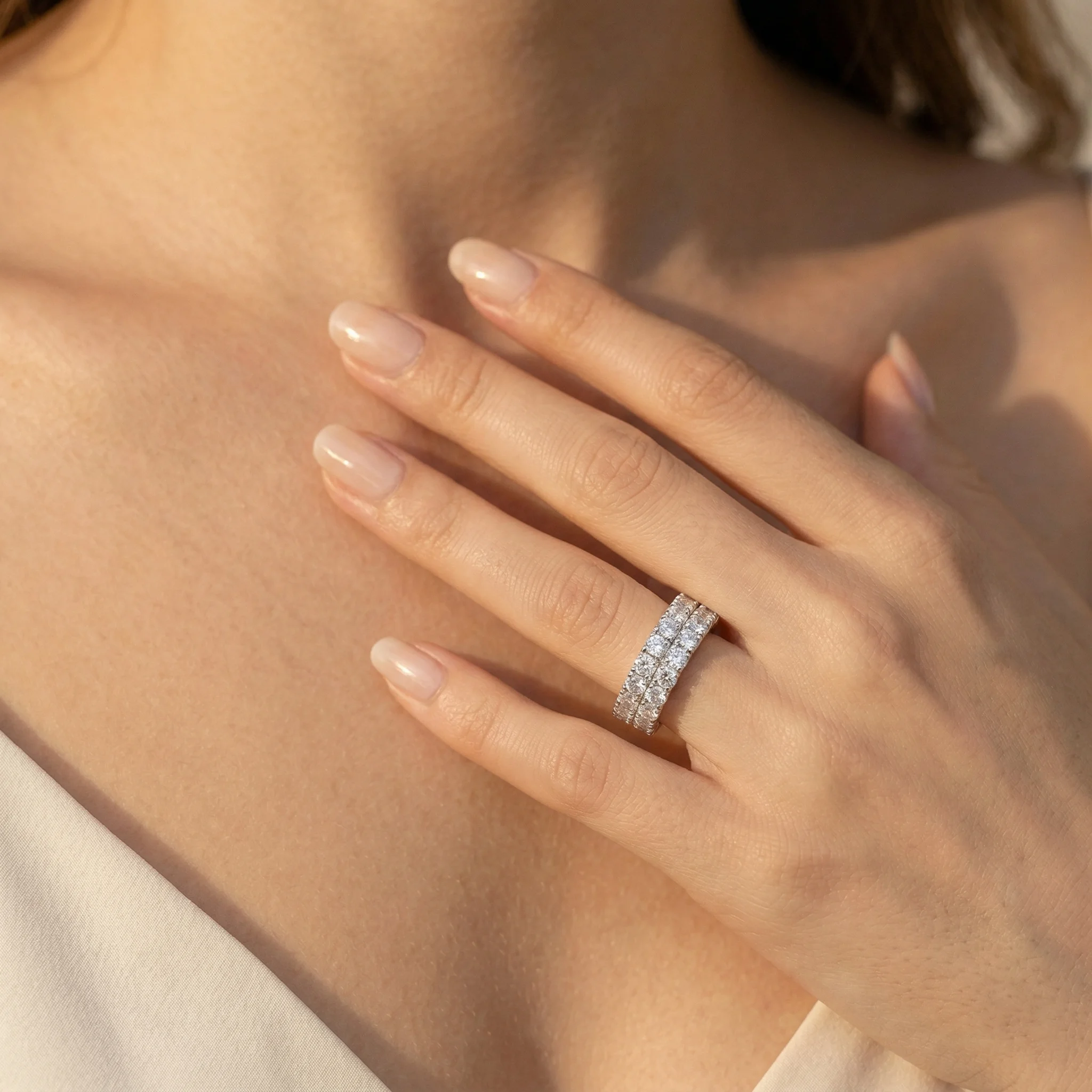 S925 Silver D Color VVS1 Moissanite Double Row Full Paved Band Full Sparkling Design Luxury Stackable Couple Band For Women
S925 Silver D Color VVS1 Moissanite Double Row Full Paved Band Full Sparkling Design Luxury Stackable Couple Band For Women