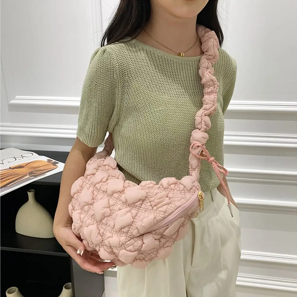 Space Cotton Korean Shoulder Bag Dumplings Bag Korean Style Rhombus Plaid Handbag Plaid Banquet Bubble Cloud Bag Office Worker
Space Cotton Korean Shoulder Bag Dumplings Bag Korean Style Rhombus Plaid Handbag Plaid Banquet Bubble Cloud Bag Office Worker