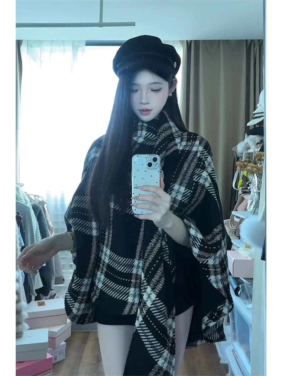 Retro Plaid Shoulder Wrap Coat Women's Short Style Woolen Outerwear Casual Loose Fit Spring Season High Quality Fashionable
Retro Plaid Shoulder Wrap Coat Women's Short Style Woolen Outerwear Casual Loose Fit Spring Season High Quality Fashionable
