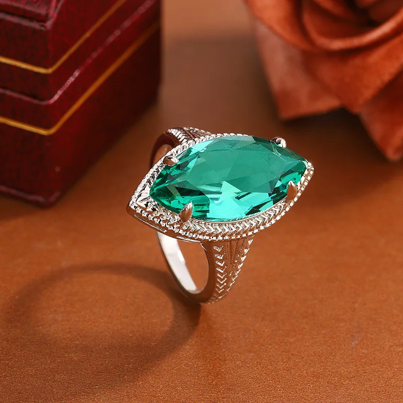 Модное и персонализированное женское кольцо из настоящего серебра S925 пробы, в форме вытянутого глаза, в ретро-стиле, универсальное.
Модное и персонализированное женское кольцо из настоящего серебра S925 пробы, в форме вытянутого глаза, в ретро-стиле, универсальное.