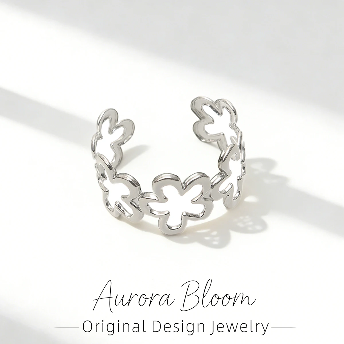 AURORA Vintage Five-Petaled Flower Wrist Bangles For Women's Fashion Stainless Steel Hollow Hand Bangle Bracelet Wrist Jewelry
AURORA Vintage Five-Petaled Flower Wrist Bangles For Women's Fashion Stainless Steel Hollow Hand Bangle Bracelet Wrist Jewelry