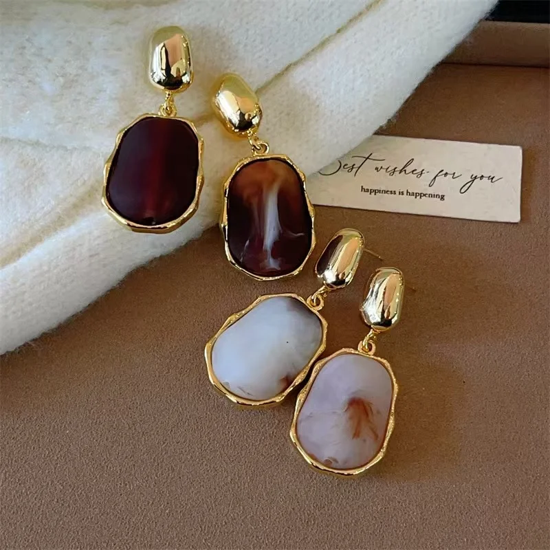 Fashionable Large Oval Resin Earrings Asymmetrical Slimming Oval Faces Ivory White Ladies Commute Jewelry Daily Party Accessorie
Fashionable Large Oval Resin Earrings Asymmetrical Slimming Oval Faces Ivory White Ladies Commute Jewelry Daily Party Accessorie