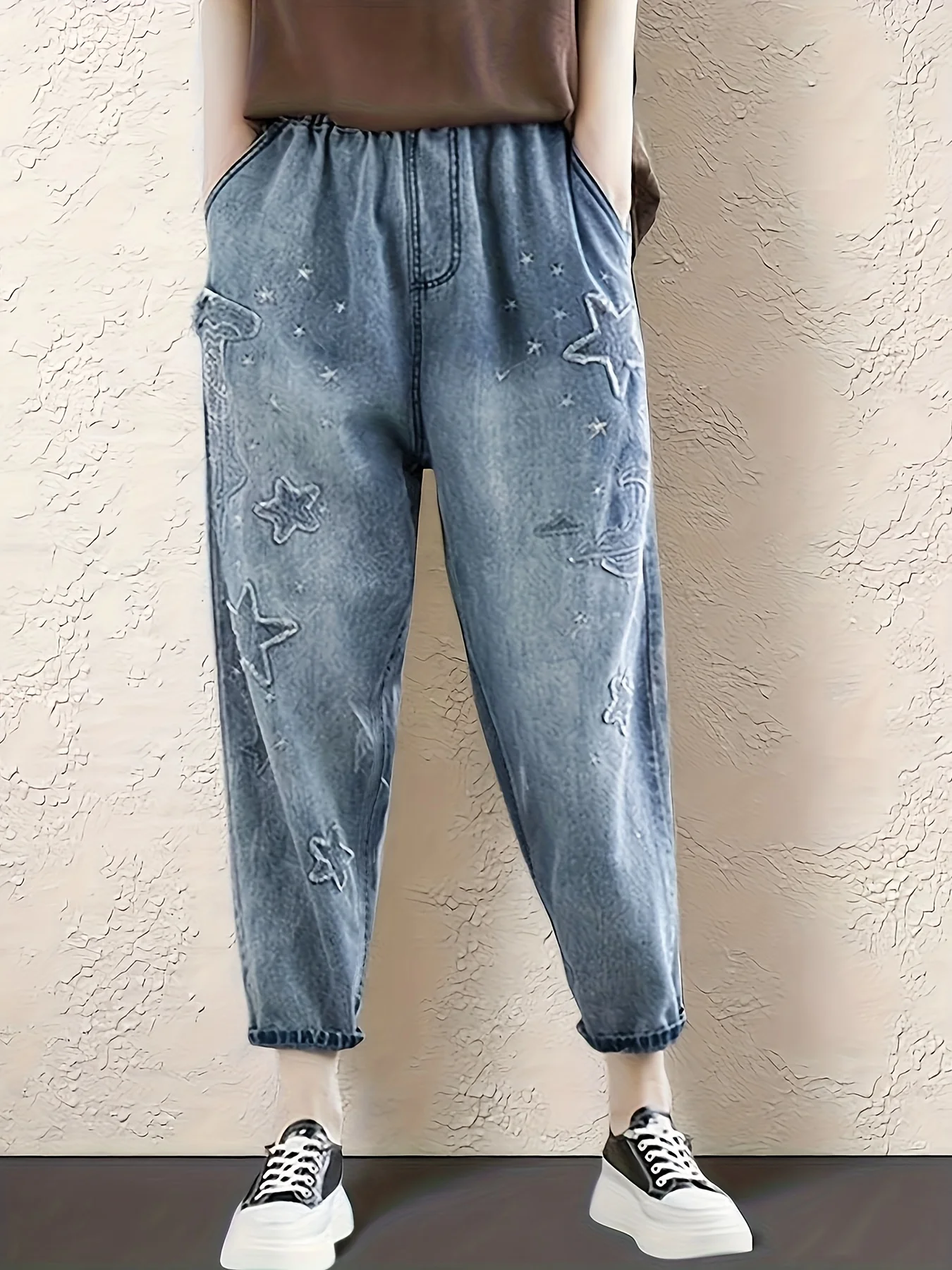 Women's Star Elastic Waist Denim Harem Pants, Light Wash Loose Cropped Jeans with Pocket, Casual Vintage Baggy Trousers
Women's Star Elastic Waist Denim Harem Pants, Light Wash Loose Cropped Jeans with Pocket, Casual Vintage Baggy Trousers