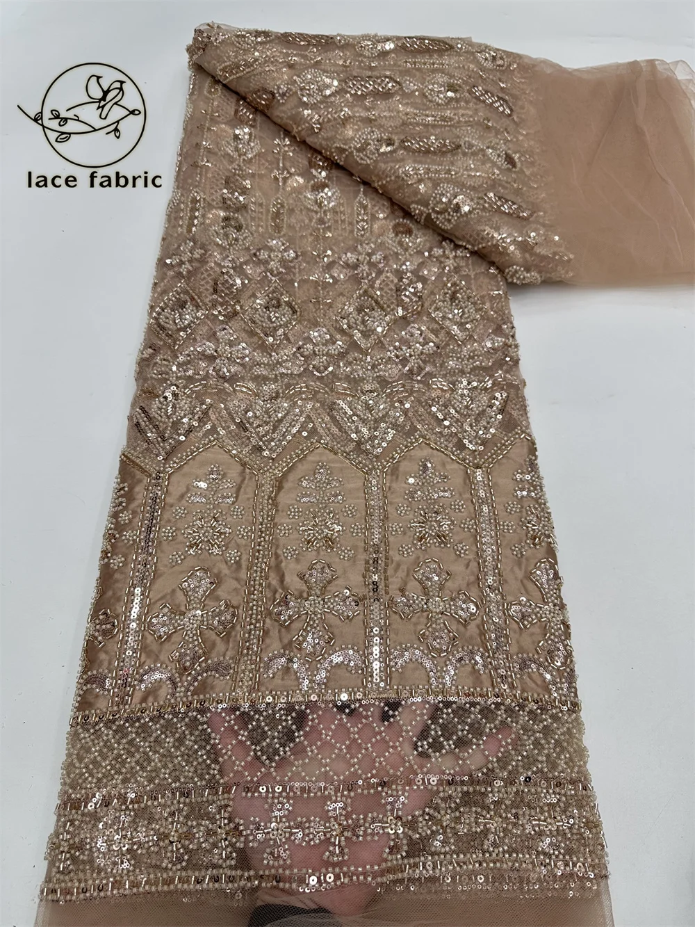 Африканское кружевное полотно с тяжелой вышивкой бисером 2026: Премиальная нигерийская ткань с пайетками для женских свадебных и вечерних платьев
Африканское кружевное полотно с тяжелой вышивкой бисером 2026: Премиальная нигерийская ткань с пайетками для женских свадебных и вечерних платьев