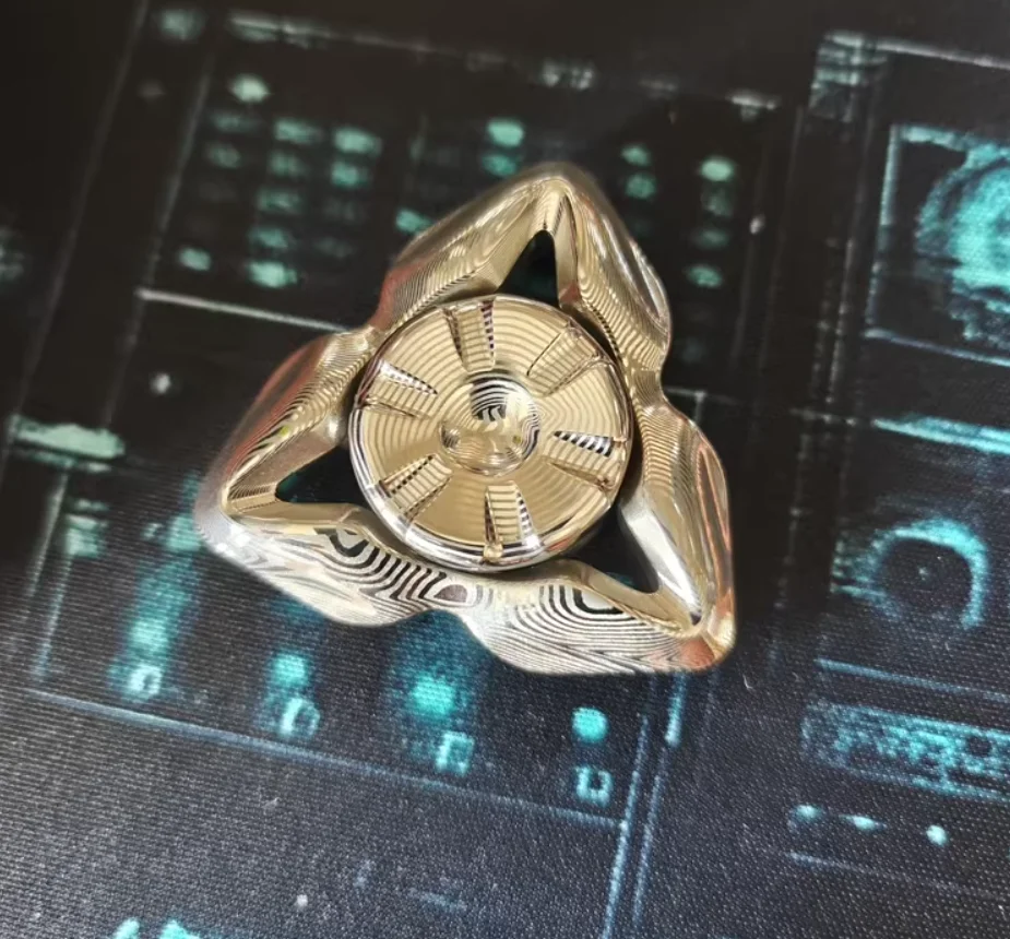 Б/У EDC Grey Crossing Левиафан Ленинг Спиннер на кончике пальца гироскоп Декомпрессионные игрушки 
Б/У EDC Grey Crossing Левиафан Ленинг Спиннер на кончике пальца гироскоп Декомпрессионные игрушки
