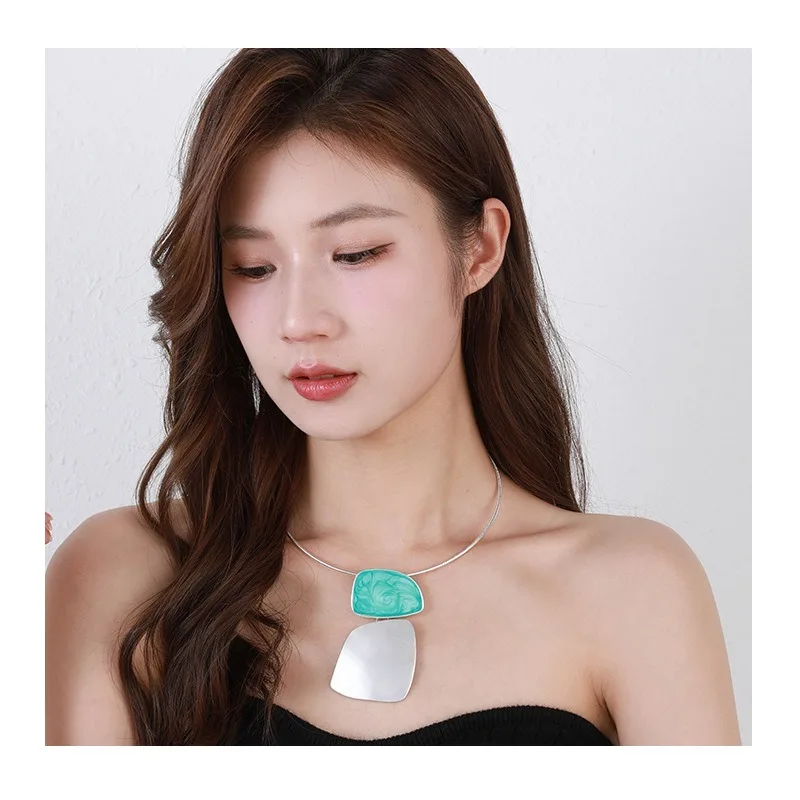 New Necklace Versatile Fashion Metal High Sense Geometric Simple Women's Collar Jewelry
New Necklace Versatile Fashion Metal High Sense Geometric Simple Women's Collar Jewelry