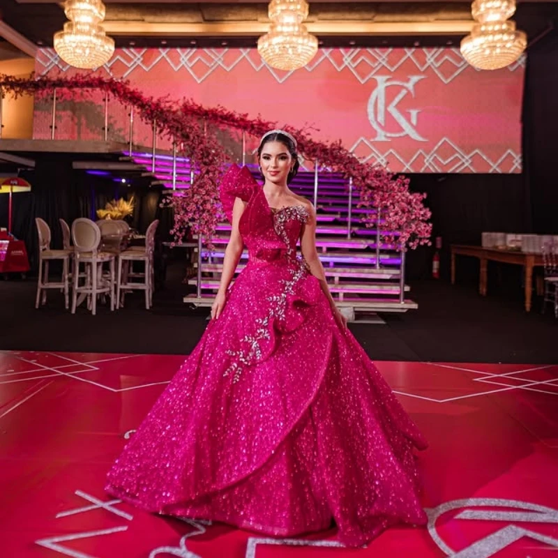 Customized Shiny Rose Red Quinceanera Dresses Off the Shoulder Tull crystal applique Vestido De 15 Quinceanera
Customized Shiny Rose Red Quinceanera Dresses Off the Shoulder Tull crystal applique Vestido De 15 Quinceanera