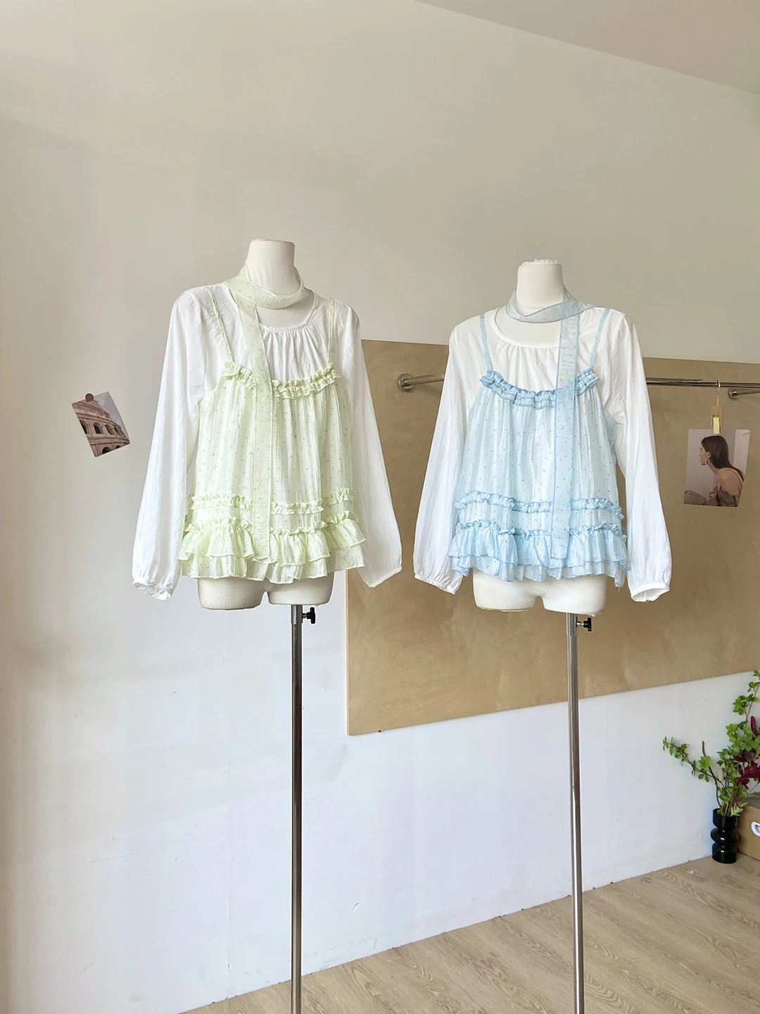 Spring 2026 New Korean Style Sweet Soft Floral Print Strapless Vest Loose Slimming Shirt Women's Fashion Set Casual Elegant
Spring 2026 New Korean Style Sweet Soft Floral Print Strapless Vest Loose Slimming Shirt Women's Fashion Set Casual Elegant