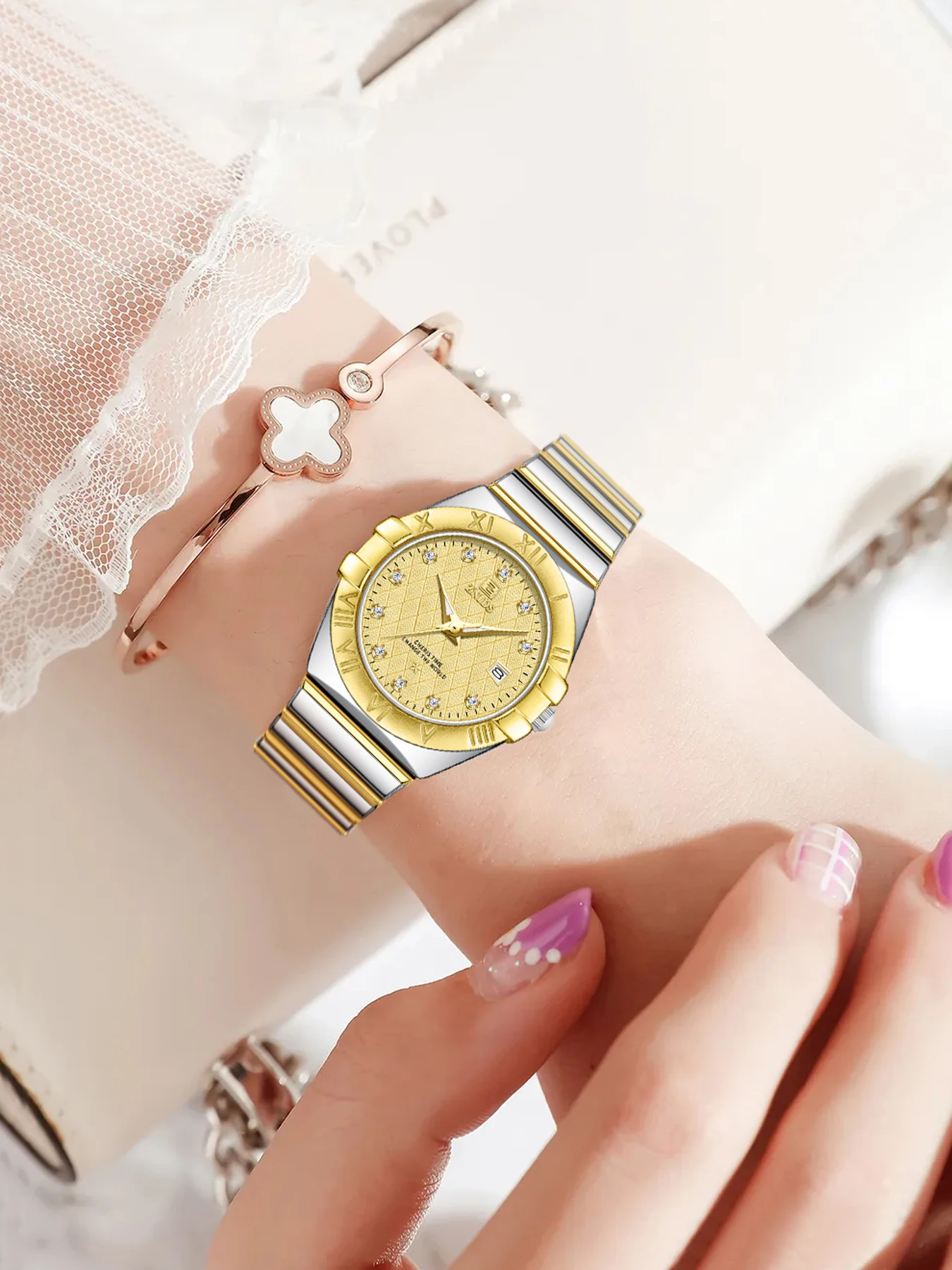 New Style Elegant Diamond-Encrusted High-Fashion Simple Women's Quartz Watch with Steel Band Waterproof Design, Light Luxury Wristwatch, European and American Style Versatile Women's Watch
New Style Elegant Diamond-Encrusted High-Fashion Simple Women's Quartz Watch with Steel Band Waterproof Design, Light Luxury Wristwatch, European and American Style Versatile Women's Watch