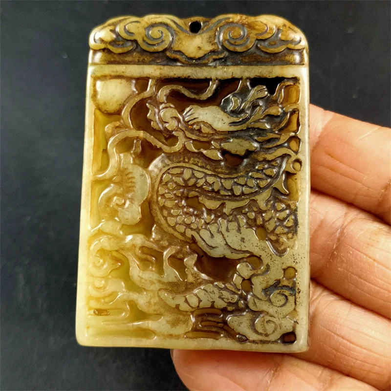 Antique Jade Carving Zodiac Dragon Relief Xiuyu hanging ornament Accessories Folk Art Collection handicraft
Antique Jade Carving Zodiac Dragon Relief Xiuyu hanging ornament Accessories Folk Art Collection handicraft