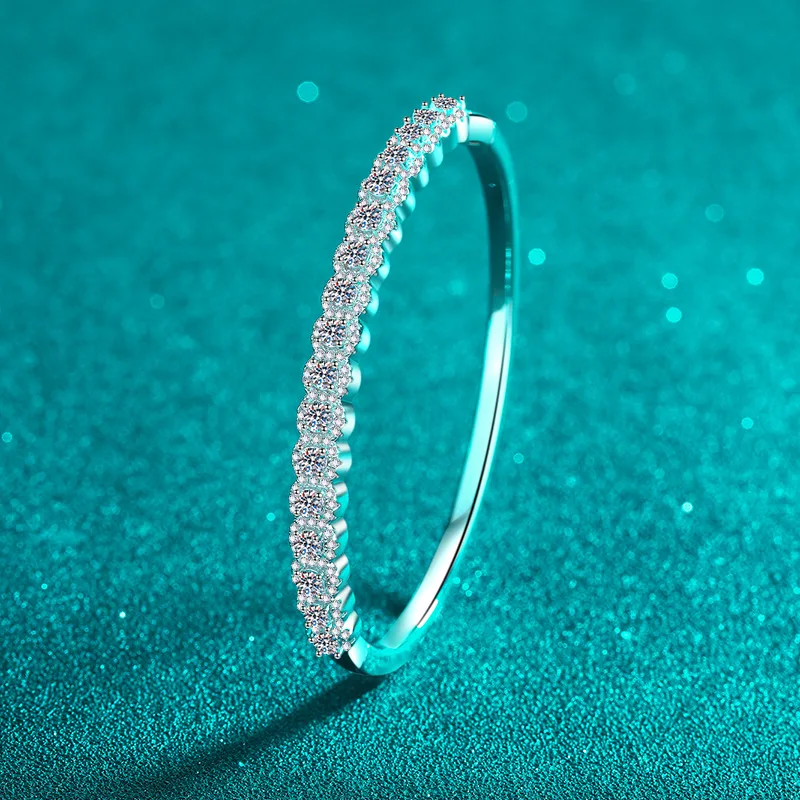 S925 Sterling Silver Plated 18k White Gold 2.48ct Full of Mossanite Bangle for Women Full of Stars Design Wedding Fine Jewelry
S925 Sterling Silver Plated 18k White Gold 2.48ct Full of Mossanite Bangle for Women Full of Stars Design Wedding Fine Jewelry
