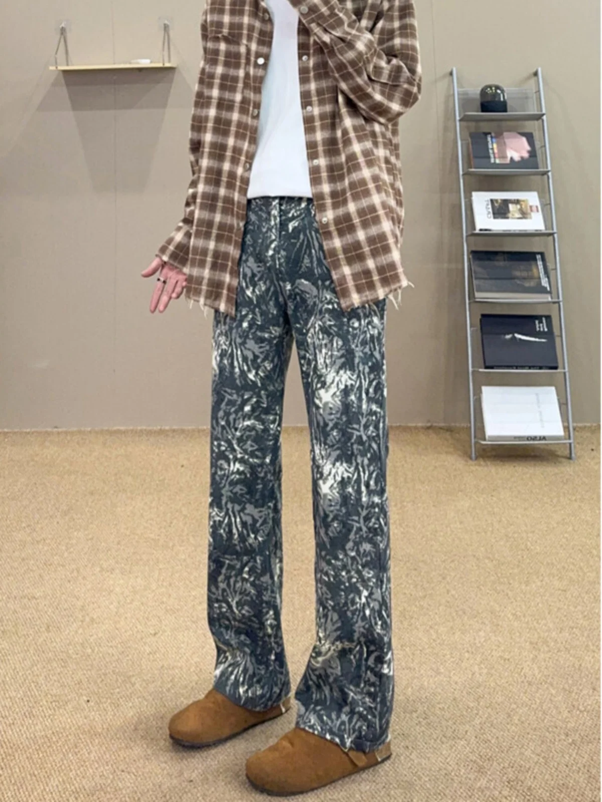 Gray Blue Floral Embroidery Men's Jeans Spring Autumn High Street Knife Camouflage Straight Leg Long Pants Trendy Youthwear
Gray Blue Floral Embroidery Men's Jeans Spring Autumn High Street Knife Camouflage Straight Leg Long Pants Trendy Youthwear