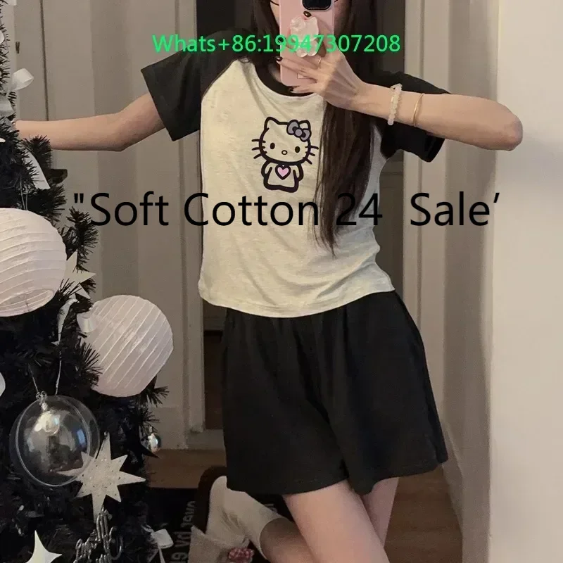 Summer new gray round neck cartoon Hello Kitty with fixed chest pad pajamas short sleeves shorts can be worn out loungewear
Summer new gray round neck cartoon Hello Kitty with fixed chest pad pajamas short sleeves shorts can be worn out loungewear