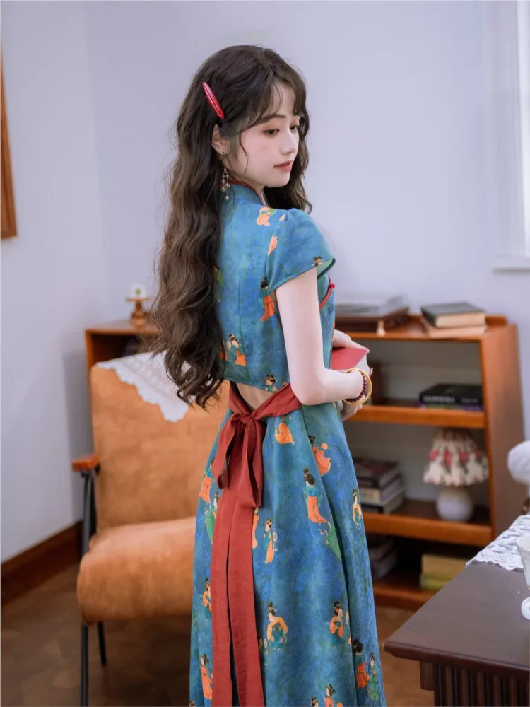 New Chinese-style cheongsam with light brocade and large swing dress
New Chinese-style cheongsam with light brocade and large swing dress