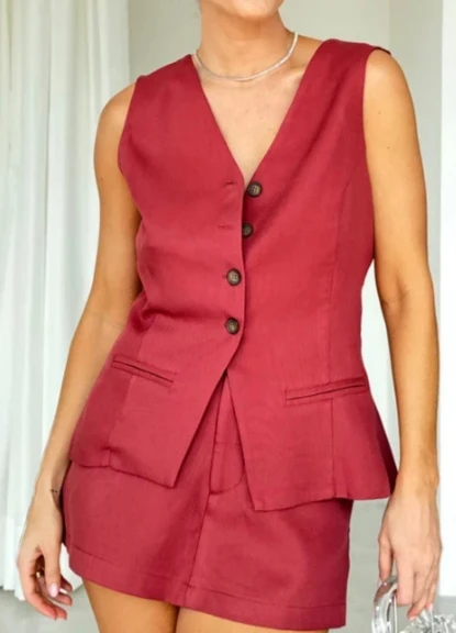 Two Piece Set Women Outfit 2024 Summer Fashion Solid Color Temperament Commuting V-Neck Vest & High Waisted Mini Skirt Set
Two Piece Set Women Outfit 2024 Summer Fashion Solid Color Temperament Commuting V-Neck Vest & High Waisted Mini Skirt Set